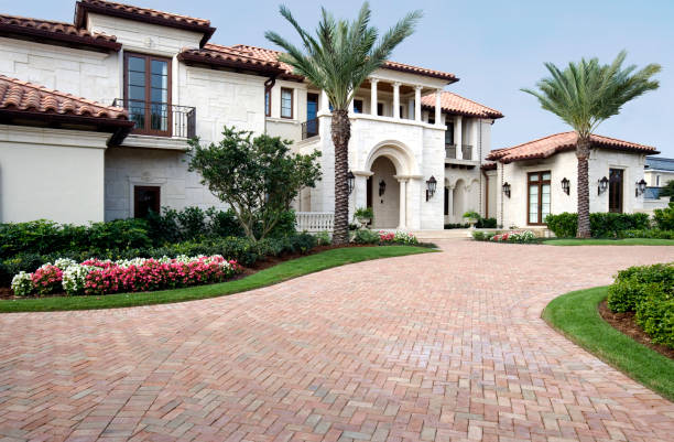 Best Professional Driveway Pavers  in Batesville, MS